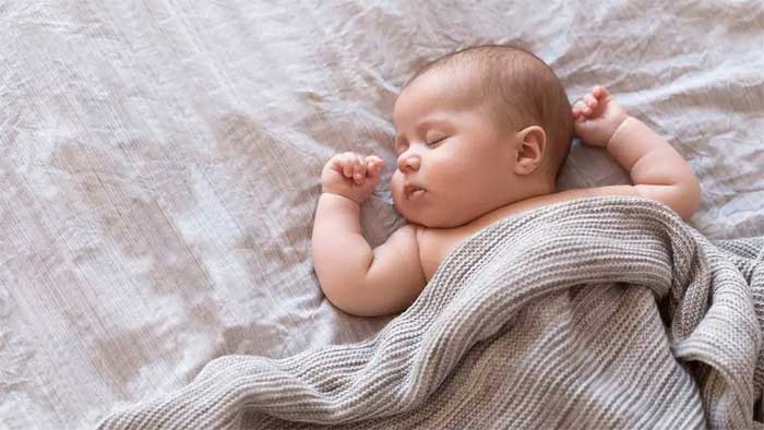 Asker değil bebek o Uyumanın eğitimi olmaz