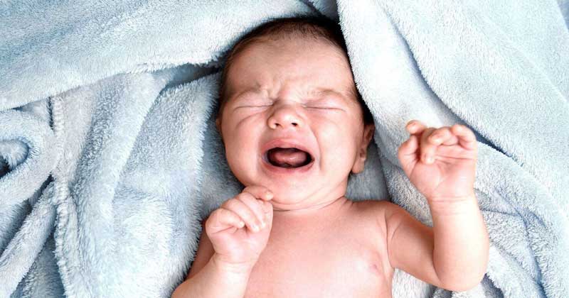 Bebeklerde Terleme Hastalık Belirtisi Olabilir mi
