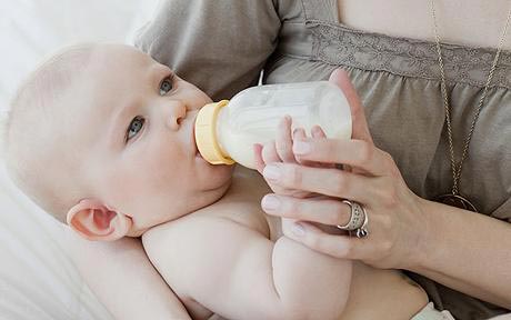 Bebeğinizi Biberonla Beslerken Nelere Dikkat Etmelisiniz