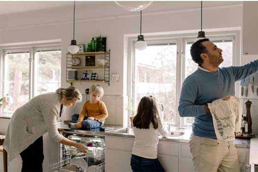 Ev Temizliği Yaparken Bu Hatalar Sinir Sıkışmasına Neden Oluyor