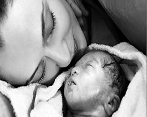 Ceyda Düvencinin Kızı Melisadan Üzücü Haber New