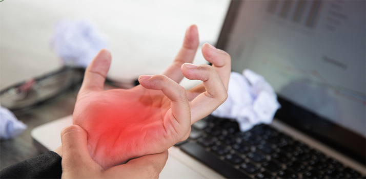 Telefon ve Bilgisayar Kullanımı El-Bilek Ağrılarını Artırıyor