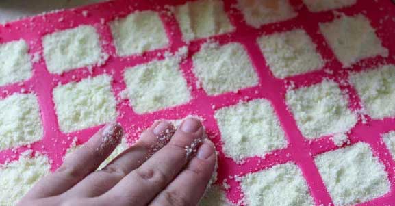 Evde Bulaşık Deterjanı Yapmak Artık Çok Kolay! Evde Bulaşık Deterjanı Yapmak Artık Çok Kolay!