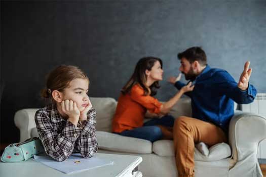 Aile İçinde Sevgisiz Büyüyen Çocuk, Şiddete Yöneliyor