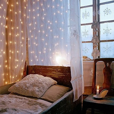 Yılbaşı Işıklarıyla Romantik Yatak Odaları 