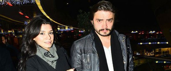 Ahmet Kural ve Nişanlısı Gazetecilere Pas Vermedi