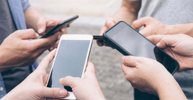 Telefon ve Bilgisayar Kullanımı El-Bilek Ağrılarını Artırıyor