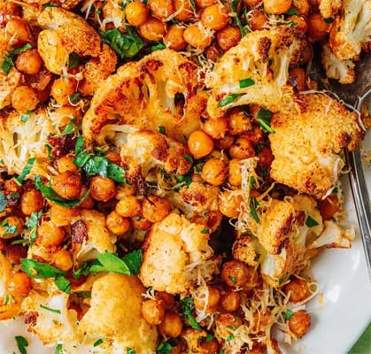 Hafif ve Pratik Vegan Akşam Yemeği: Fırında Karnabahar ve Nohut