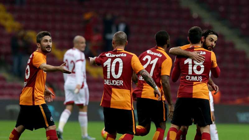 Galatasaraya Bir Ay Transfer Yasak