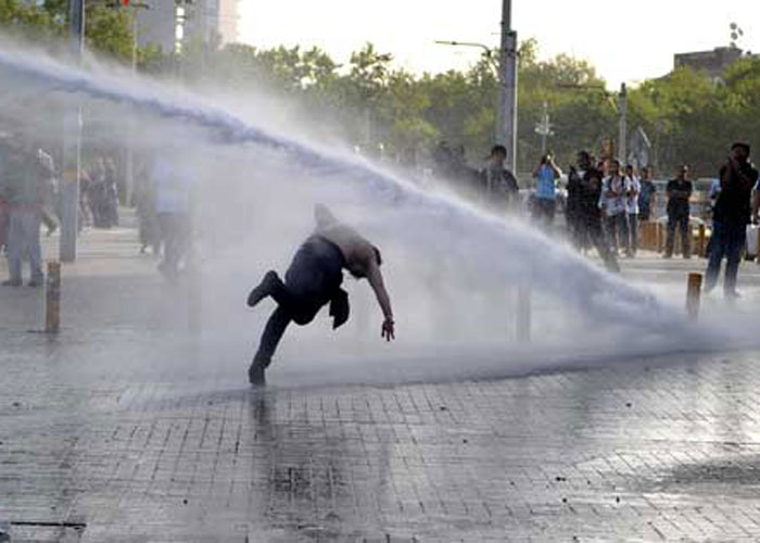 Taksim Gezi Parkına Giriş Yasaklandı