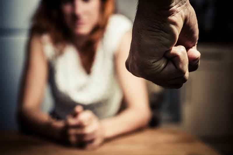 Kadın Şiddete Rağmen Neden Eşine Mecbur Kalıyor