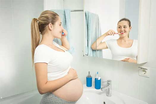 Hamilelikte Hormonal Değişiklikler Ağız Sağlığını Tehdit Ediyor