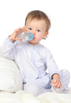 Bebeğinizi Su İçmeye Nasıl Alıştırabilirsiniz