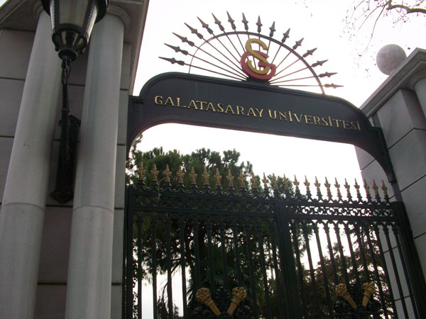 Galatasaray Üniversitesi de Karıştı