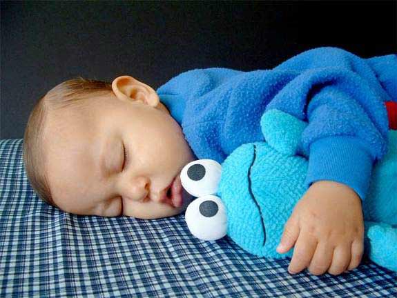 Yenidoğan bebeğin uyku düzeni 