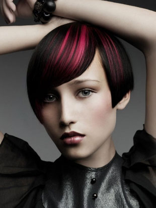 2013 Saç Modası Koyu Kahverengi Saçlarda Kırmızı Gölgeler 