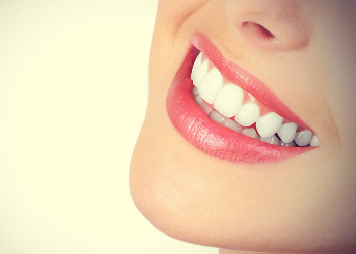 Hangi Besinler Dişleri Doğal Yollardan Beyazlatır