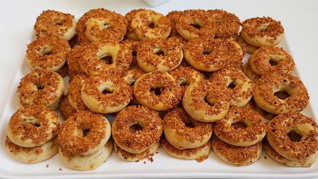 Simit Kurabiye Tarifi: Çayın Yanına Kıtır Kıtır, Susamlı Lezzet Simit Kurabiye Tarifi: Çayın Yanına Kıtır Kıtır, Susamlı Lezzet