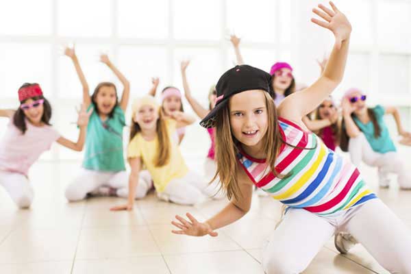 Yetişkinlere ve Çocuklara Özel Dans Dersleri