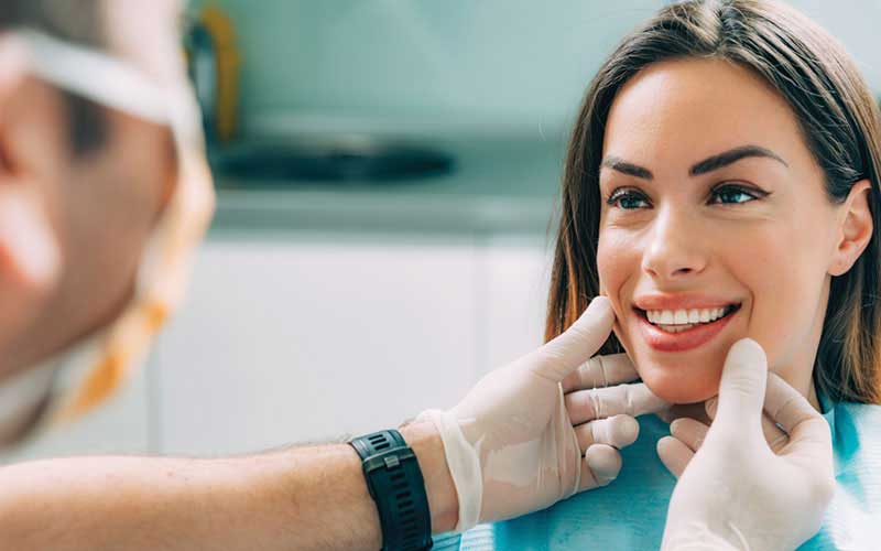 Estetik Diş Uygulamalarında Pembe ve Beyaz Dönemi 