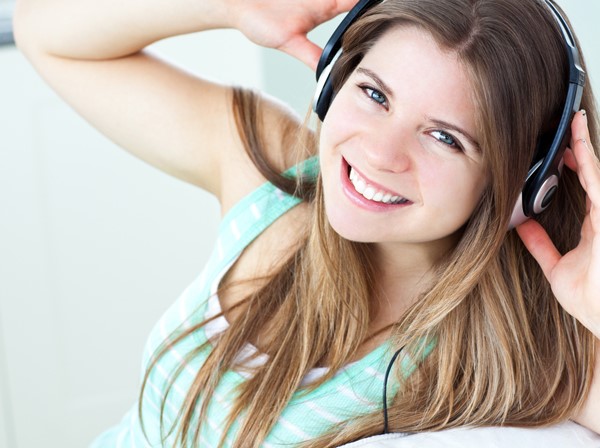 Kulaklıkla Müzik Dinlerken Sağlığınızdan Olmayın