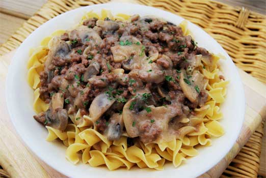 Kremalı, Mantarlı ve Kıymalı Stroganof Nasıl Yapılır?