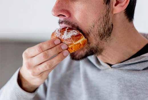 Ramazan’da kontrolsüz tatlı tüketimi kan şekerini zorluyor 