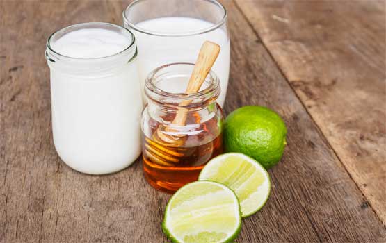 Hindistan Cevizi Yağı ve Limon Suyu Karışımı ile Saç Bakımı