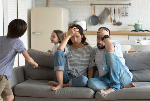 Ebeveyn Tükenmişliği Nedir? Belirtileri, Nedenleri ve Korunma Yolları