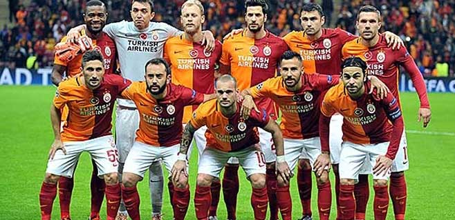 Galatasaray Hangi Futbolcuyla Yollarını Ayırıyor