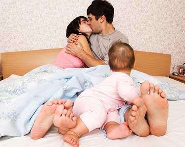 Bebekler mi anne babanın cinselliğine engel oluyor