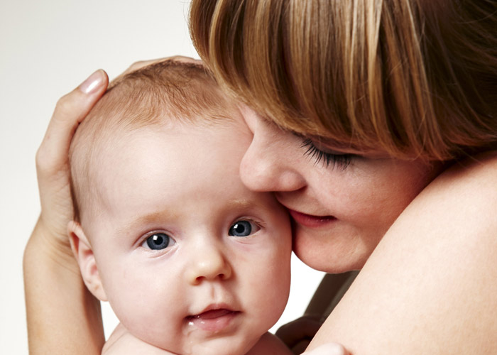 Bebeğinizin Kolik Gaz Sancısını Geçirmenin 8 Yolu 